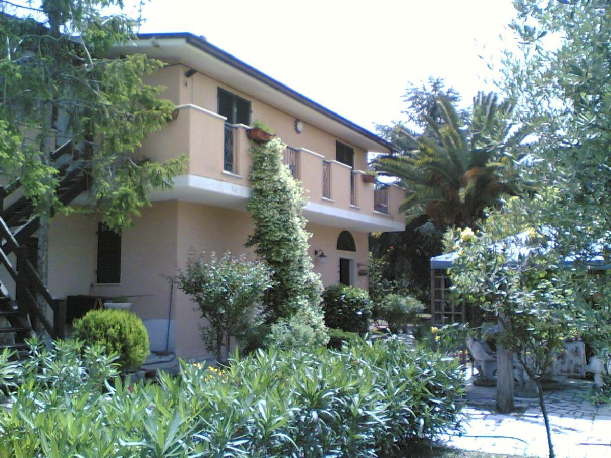Bed&Breakfast Giardino Agritourist Controguerra Exterior foto